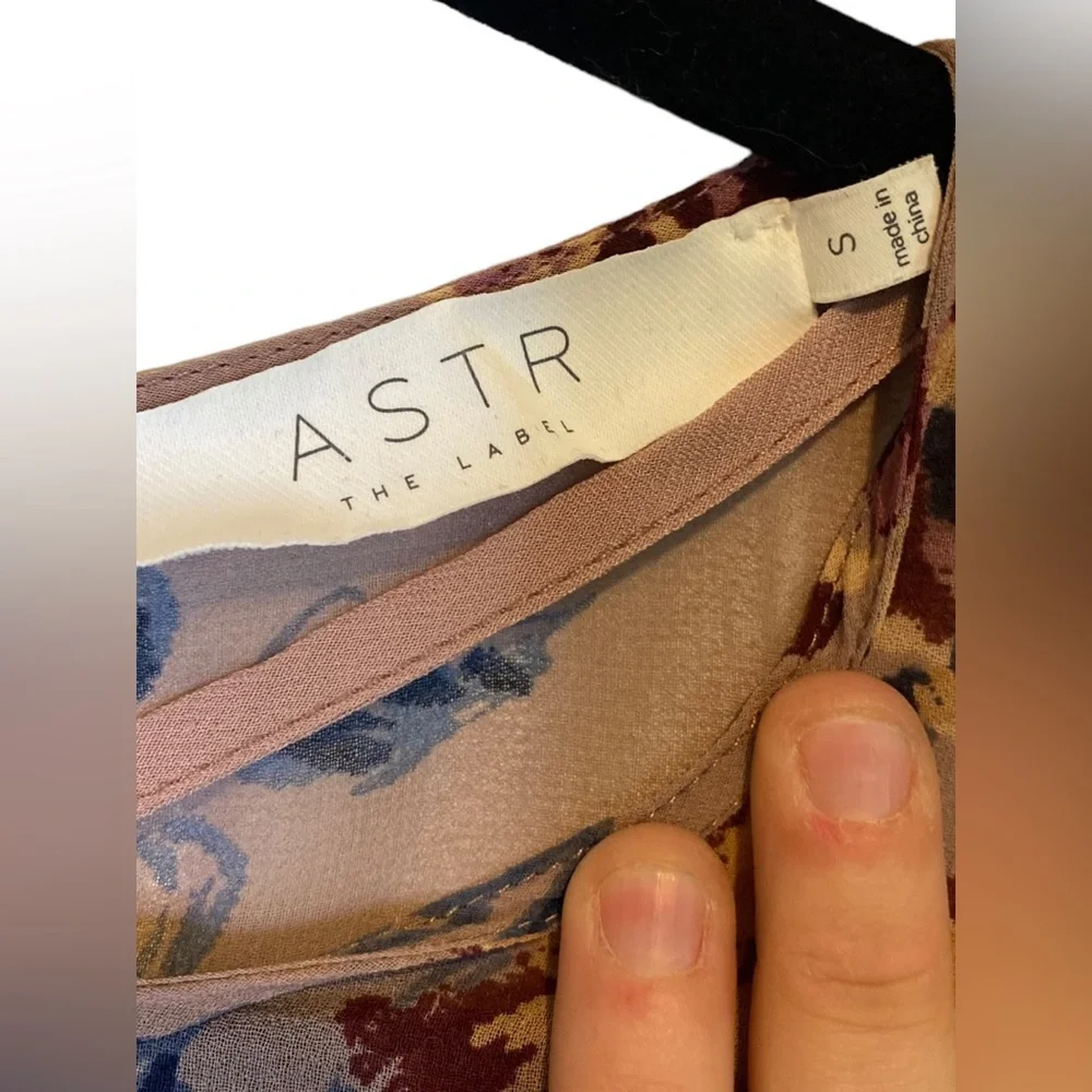 ASTR the Label | Heather Mauve Floral Print Long Sleeve Dress - Picture 6 of 11